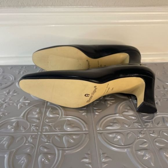 Brand NEW Etienne Aigner navy leather heels size 6 - Picture 5 of 7